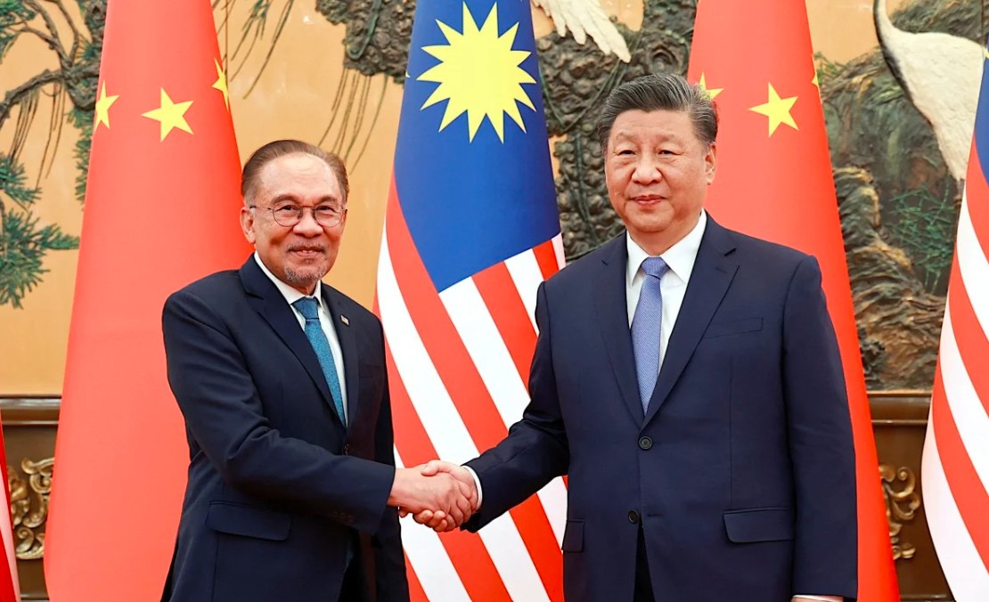 Xi Jinping and Anwar. By Vanessa Caiin Shanghai (Copyright : South China Morning Post)